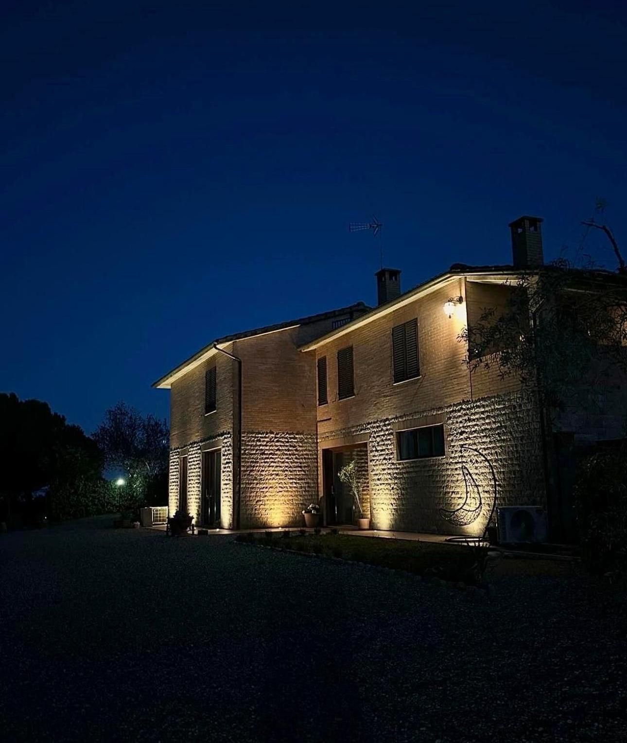 Agriturismo La Terrazza Sul Mangia 锡耶纳 外观 照片